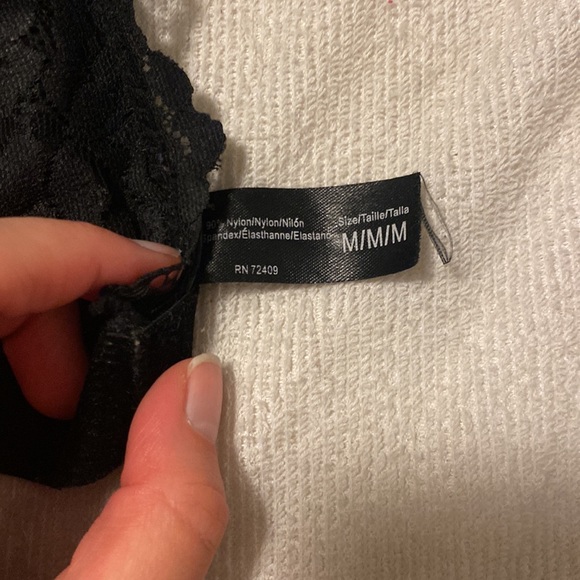 Women’s black lace and velvet bralette size medium - Picture 4 of 5